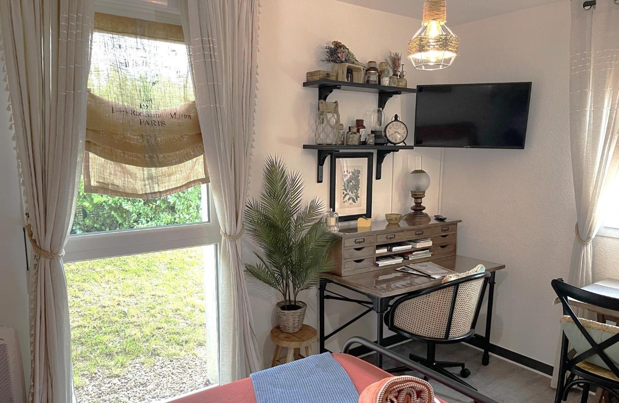 L' Apothicaire Apartment Blois Bagian luar foto